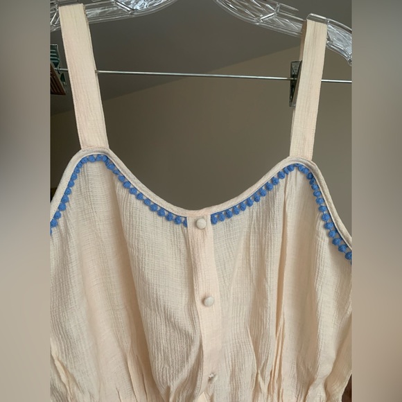 Mine - Strappy creamy loose top - size Large - Picture 5 of 12